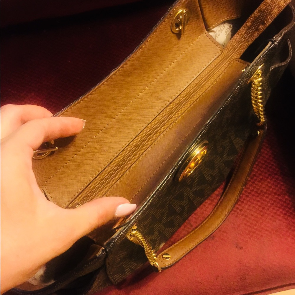 MK Purse♥️ - Picture 5 of 5